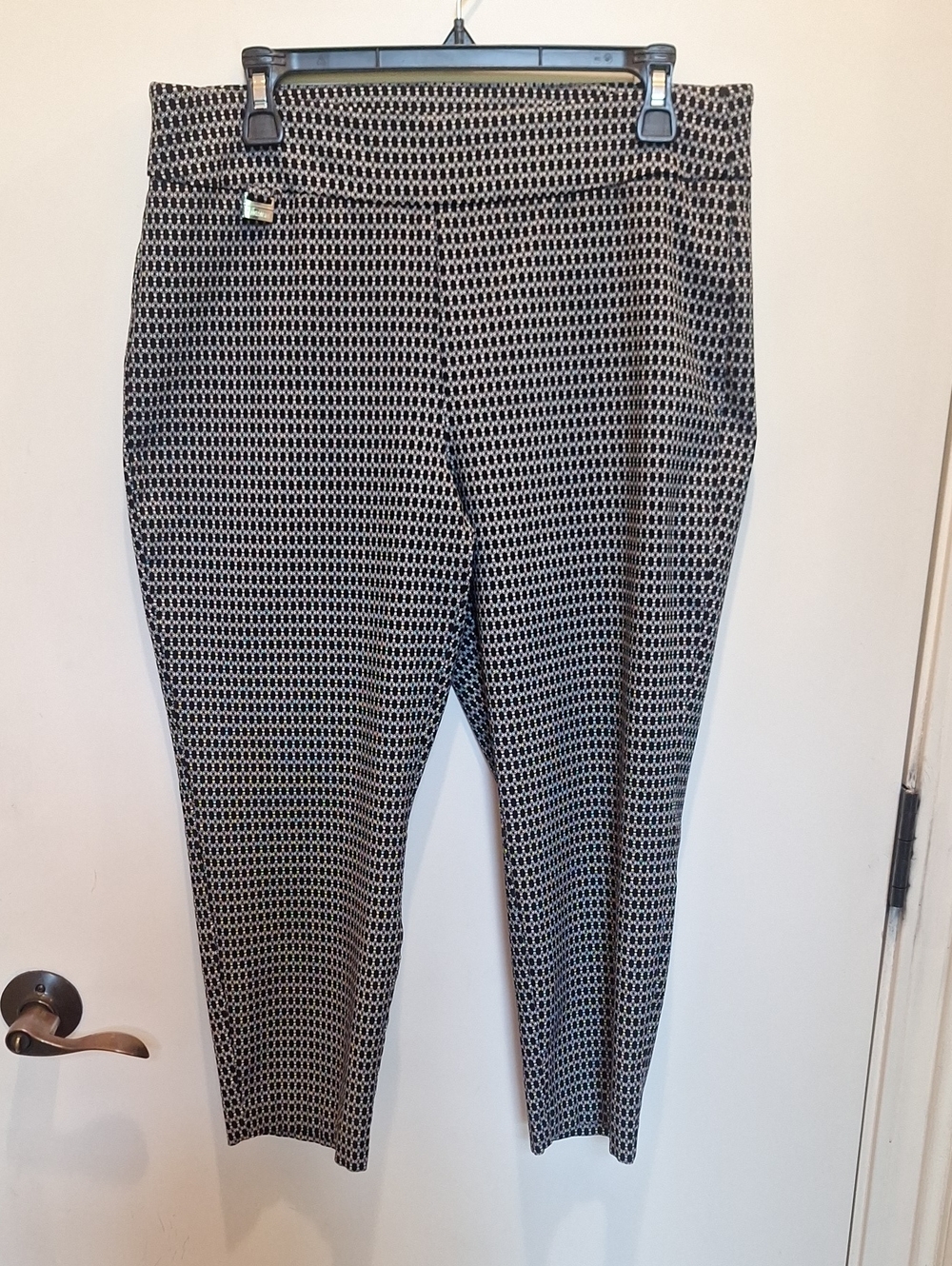 Black & White Patterned Slim Crop Pants
